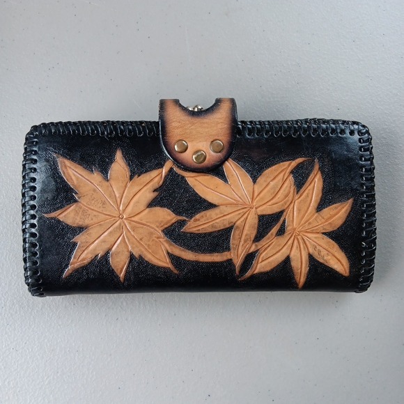 VTG Leather Tooled Wallet Women Double Kiss Lock Close Monogramed Leaf Black Tan - Picture 2 of 12